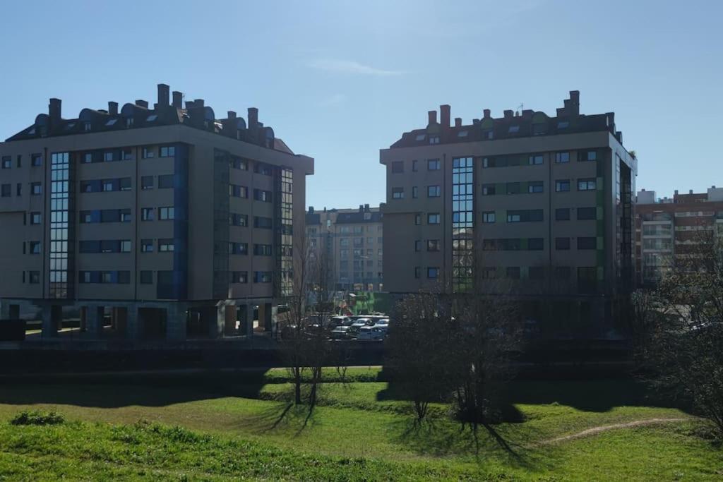 Atico Mirador Del Naranco, Parking Gratuito, Wifi, Zona Residencial Apartment Oviedo Bagian luar foto
