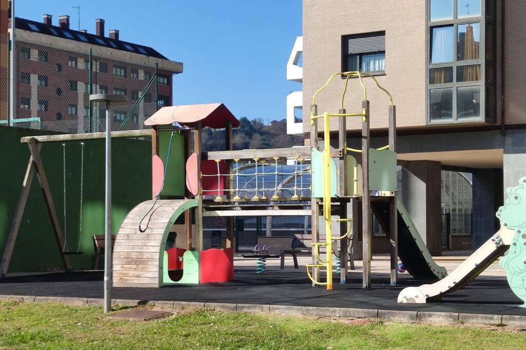 Atico Mirador Del Naranco, Parking Gratuito, Wifi, Zona Residencial Apartment Oviedo Bagian luar foto